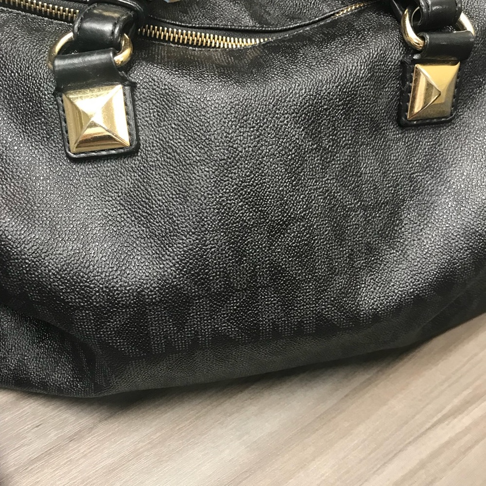 Michael Kora purse